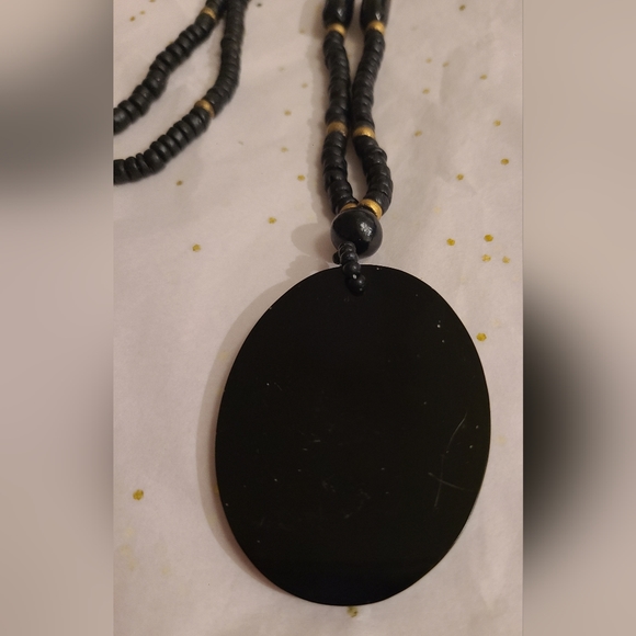 VINTAGE WOOD BEADED RESIN PENDANT BUTTERFLY MOTHER OF PEARL NECKLACE - Picture 5 of 16